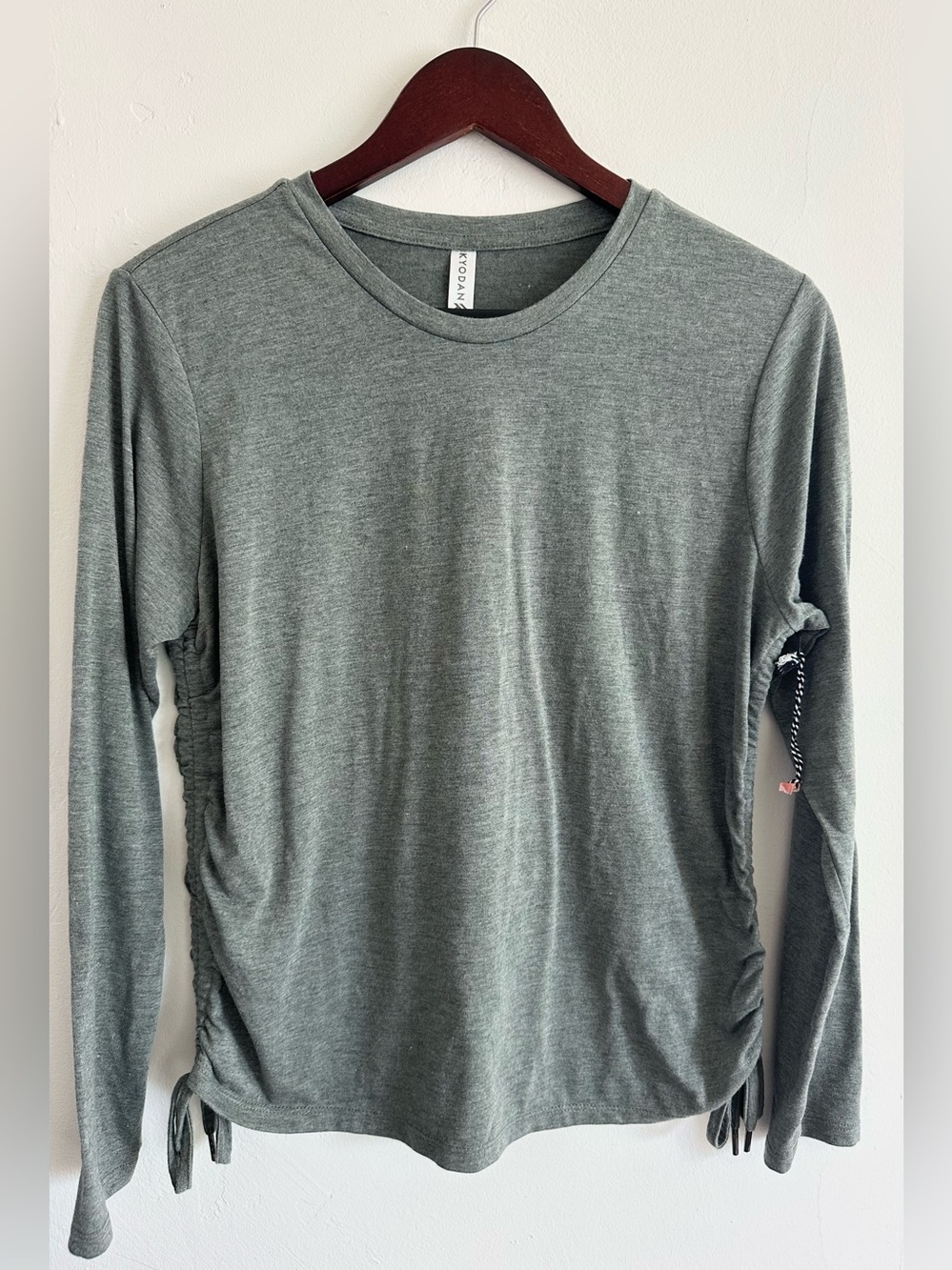 Kyodan Long Sleeve Ruched Side Tee in Sage • Women’s Medium